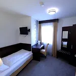 Zur Post Otel