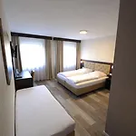 Zur Post Hotel 3*