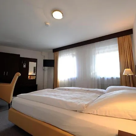 Zur Post Hotel 3*